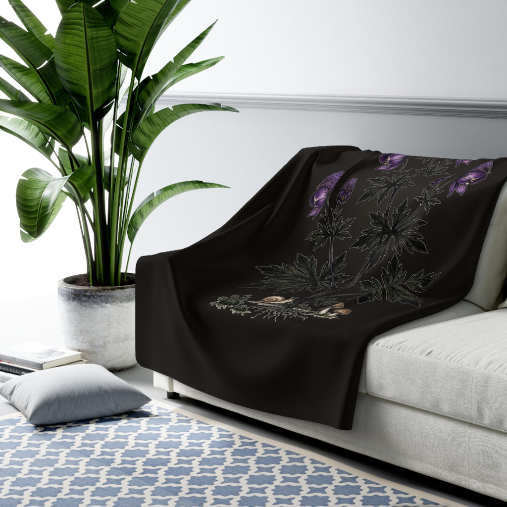Apothecary of Thorns Sherpa Blanket - Wolfsbane - product photo 8